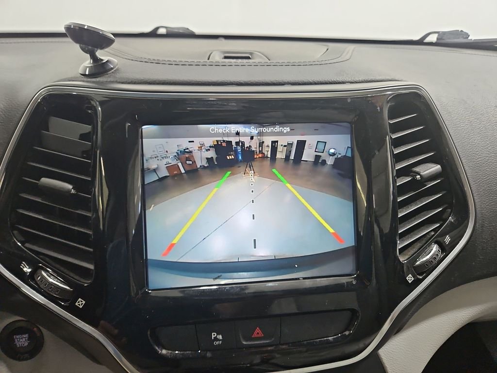 Used 2019 Beige Jeep Limited image 21