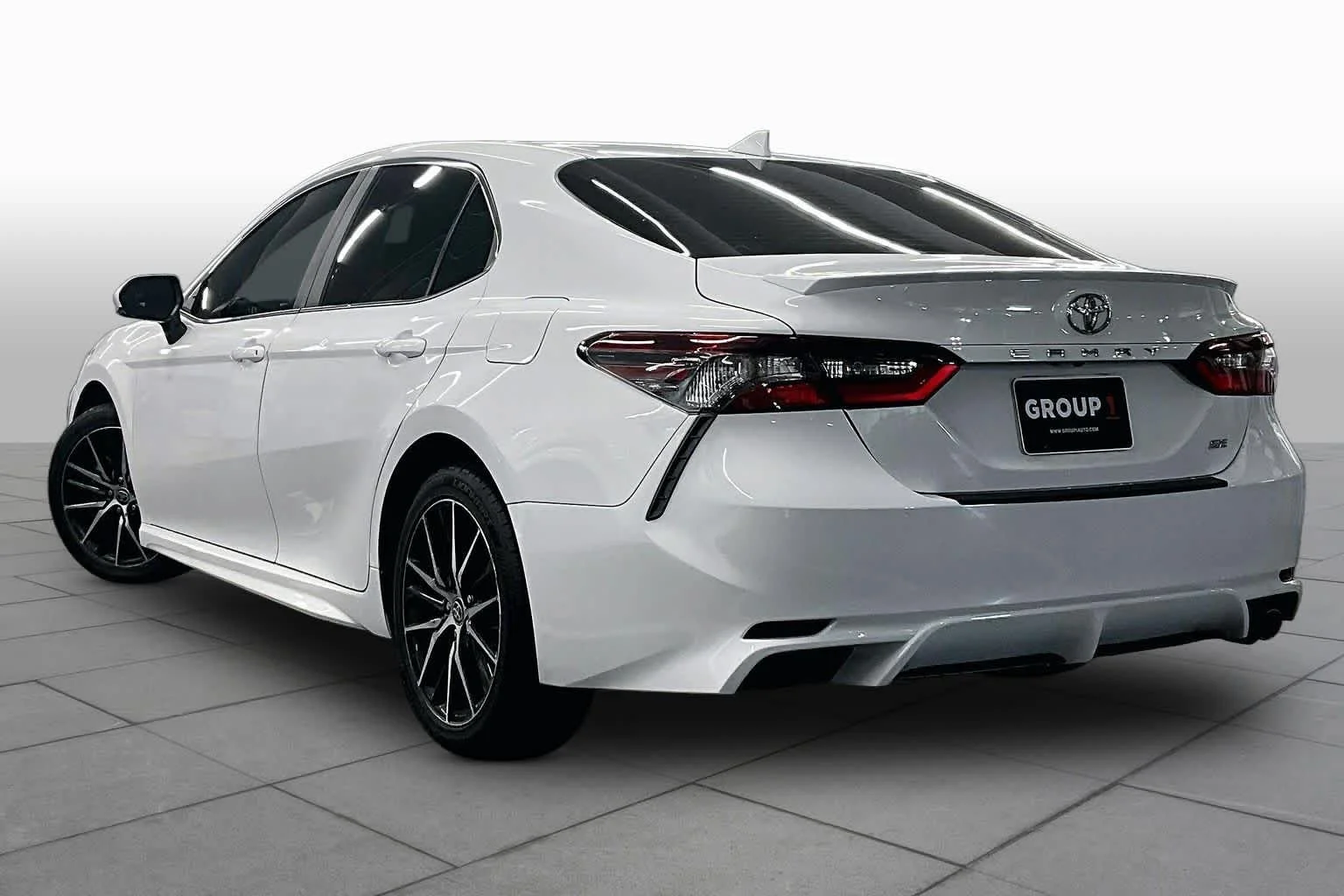 Used 2023 Ice Cap Toyota SE image 12