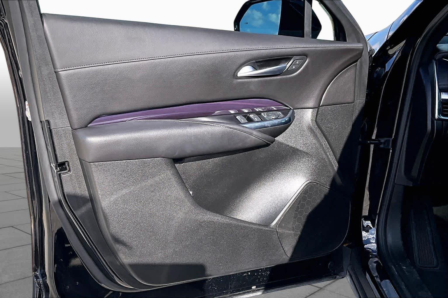 Used 2023 Stellar Black Metallic Cadillac FWD Luxury image 39