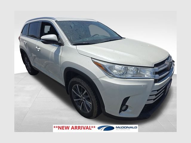Used 2019 White Toyota XLE image 1
