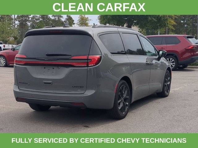 Used 2025 White Chrysler Limited image 4
