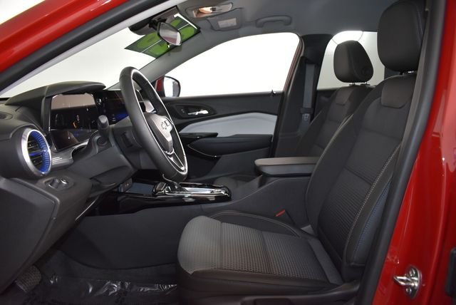 2026 Chevrolet Trax LT - Photo 32