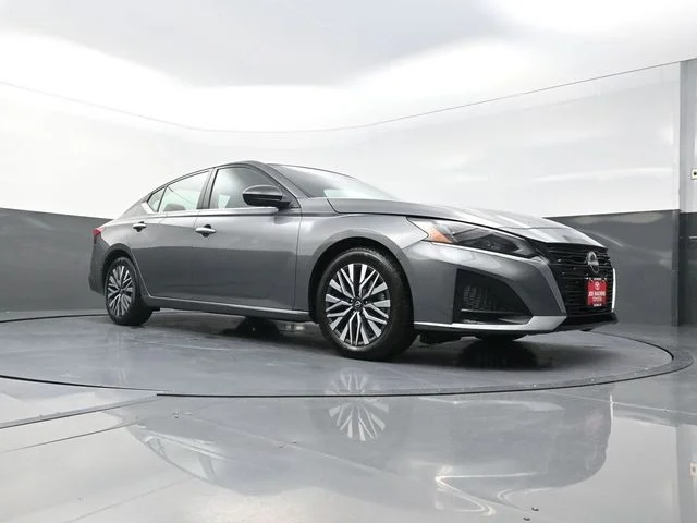 Used 2024 Gray Nissan 2.5 SV image 30