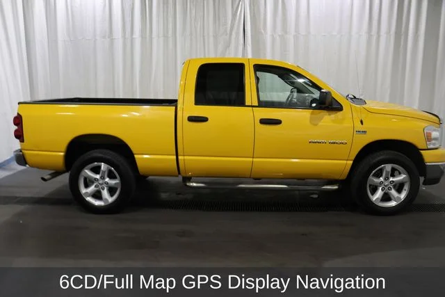 Used 2007 Dodge Ram 1500 Pickup SLT with VIN 1D7HU182X7S252104 for sale in Grants Pass, OR
