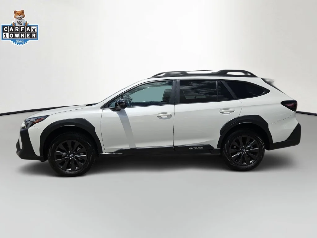 Used 2025 White Subaru Onyx Edition image 4