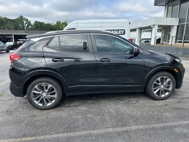 Used 2022 Black Buick Select image 17