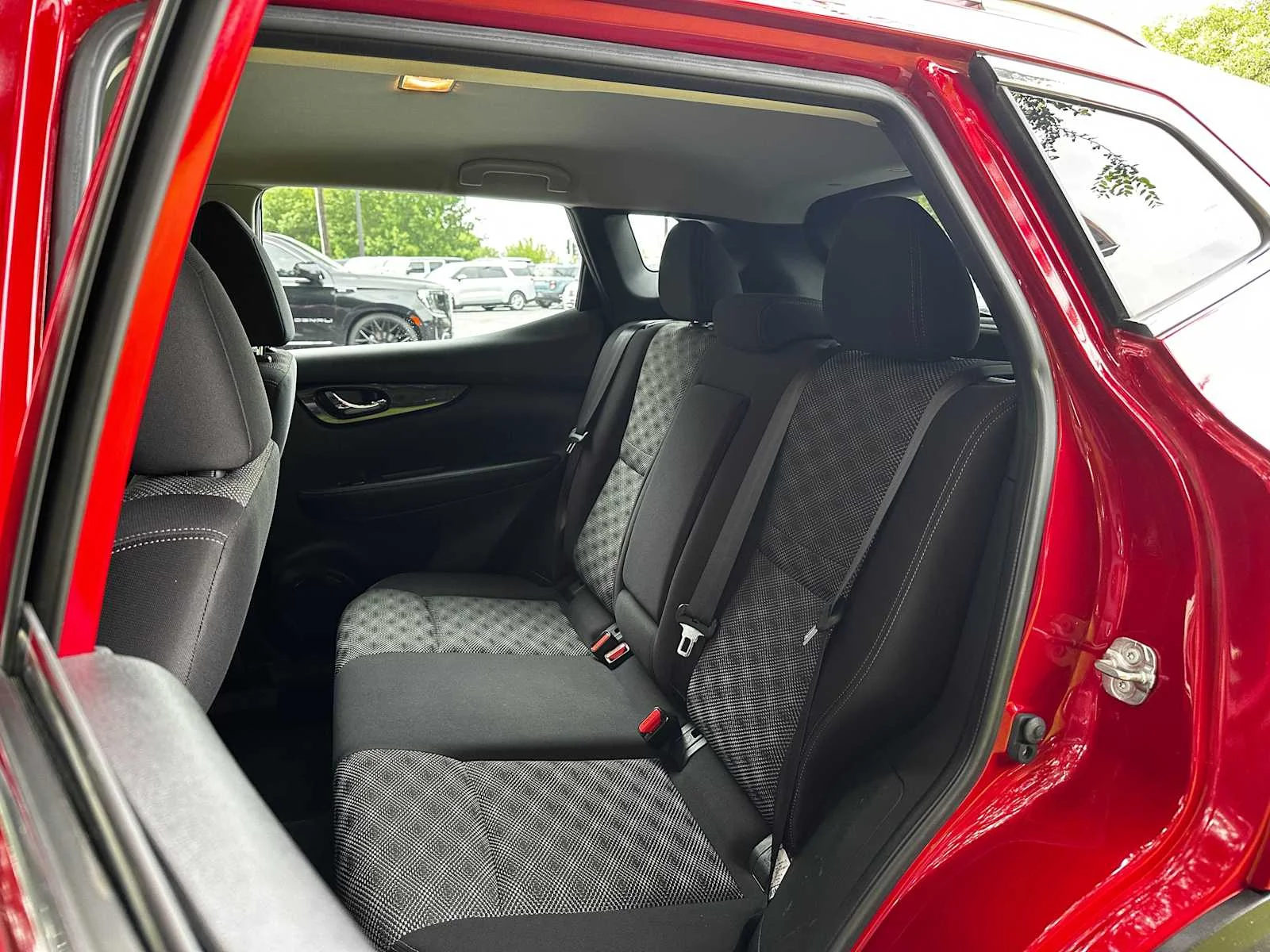 Used 2018  Nissan SV image 19