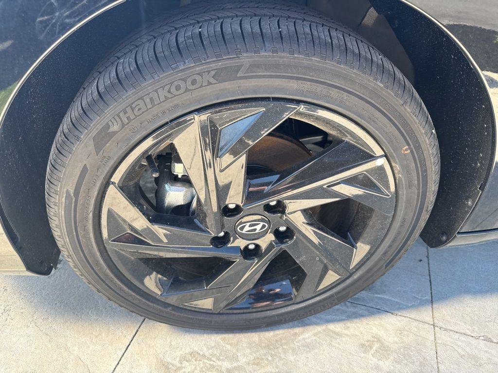 New 2026 Black Hyundai SEL Sport image 9