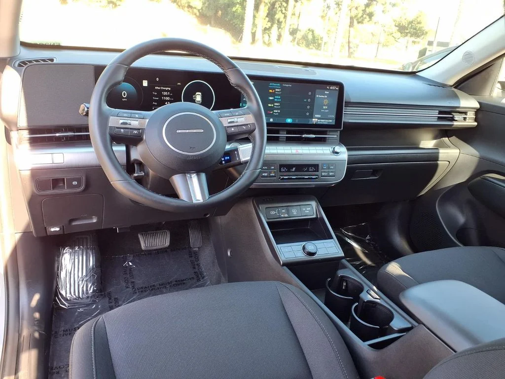 Used 2025 Gray Hyundai SEL image 13