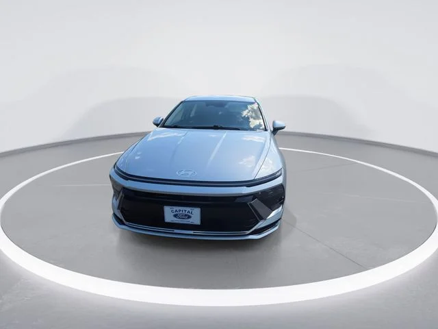 Used 2025 Silver Hyundai SEL image 3