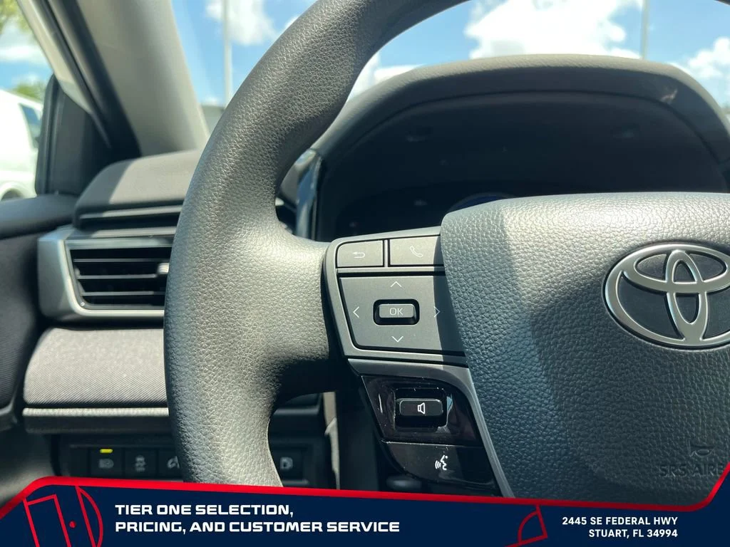 Used 2025 White Toyota LE image 26