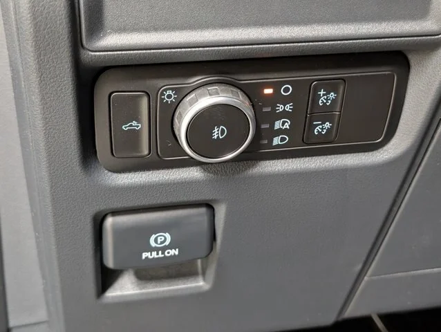 New 2026 Oxford White Ford XLT image 46
