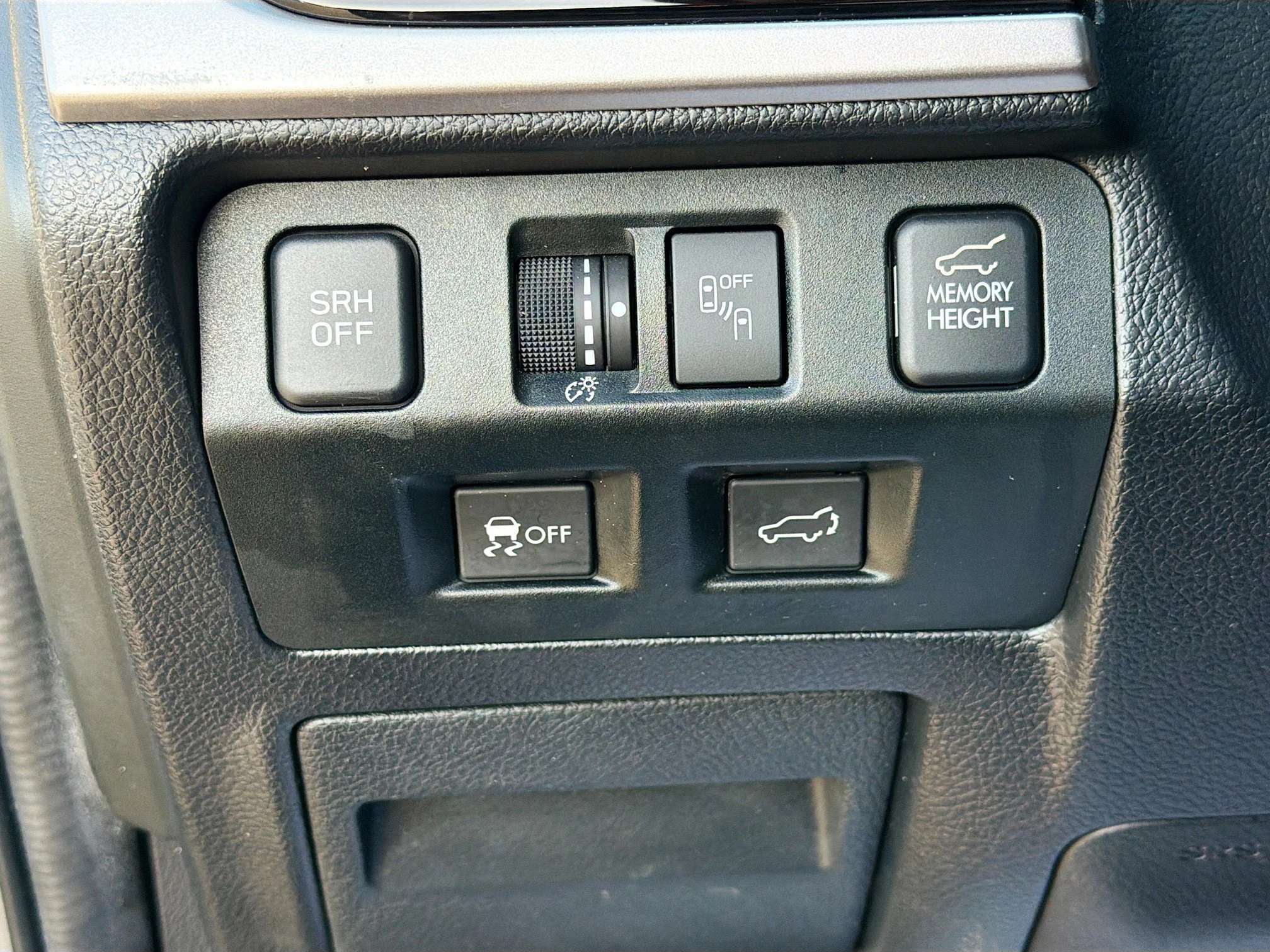 Used 2018 Dark Gray Metallic Subaru Touring image 33