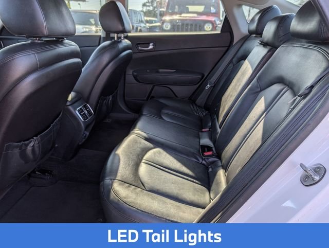 Used 2016 White Kia LX image 24
