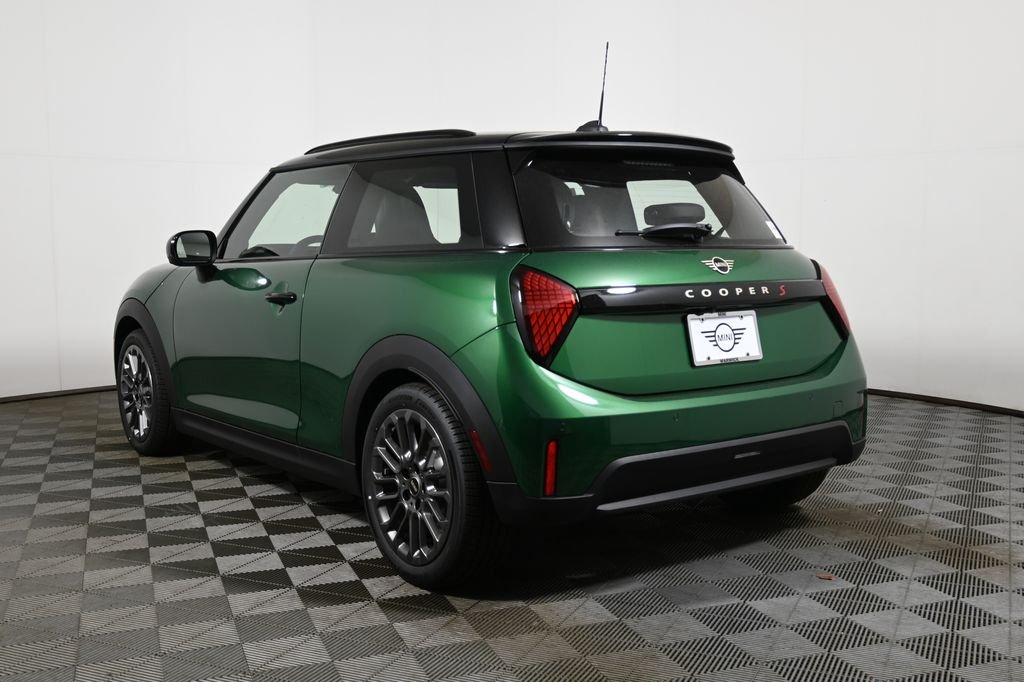 New 2026 Green MINI Iconic image 5