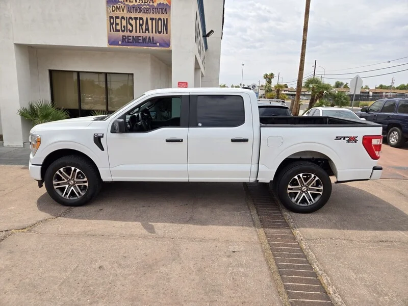 Used 2022 OXFORD WHITE Ford XL image 2