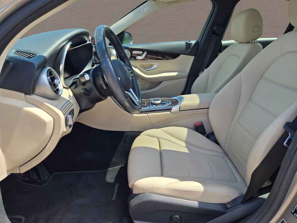 Used 2020 Beige Mercedes-Benz C 300 image 22