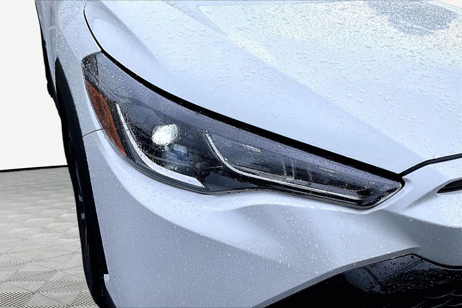 Used 2024 Wind Chill Pearl Toyota Hybrid SE image 28