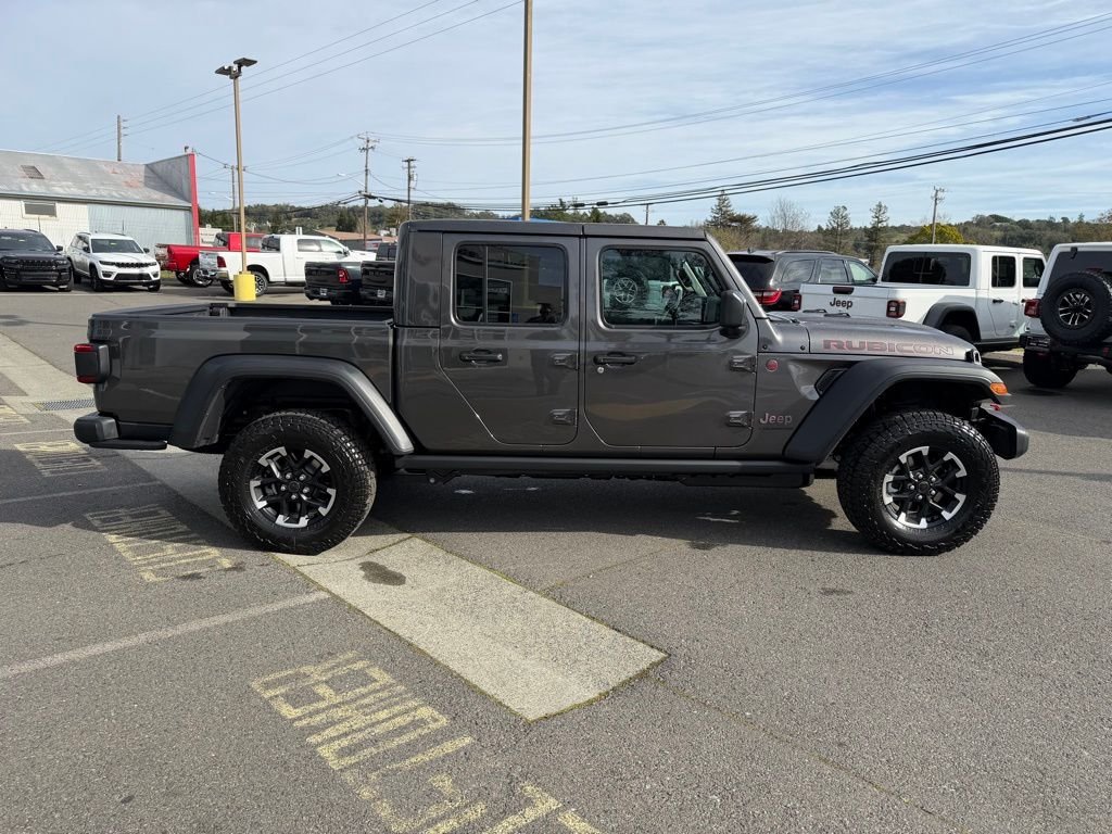 New 2026 Granite Crystal Metallic Clear-Coat Exterior Paint Jeep Rubicon image 6