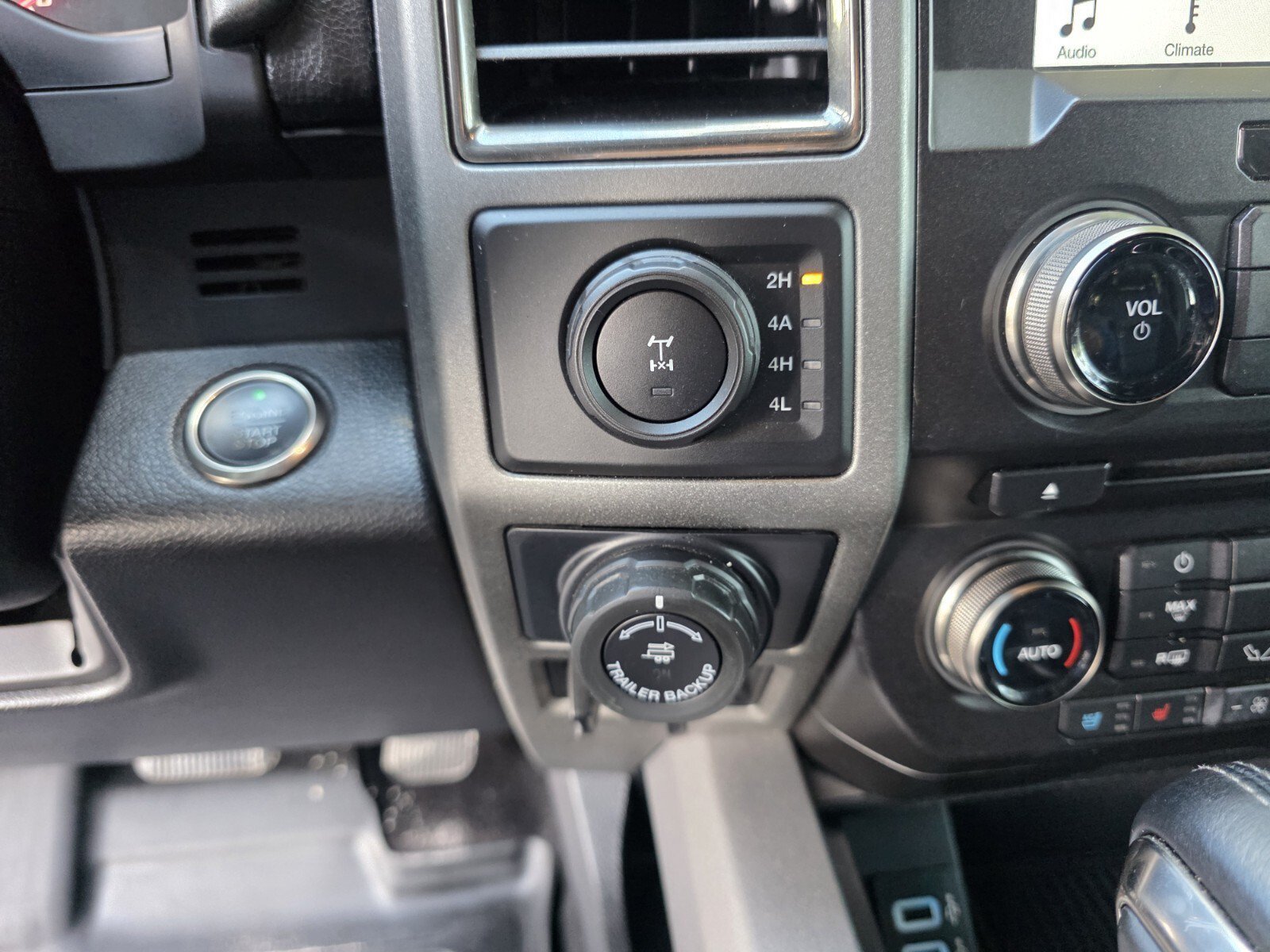 Used 2017 Oxford White Ford Raptor image 23