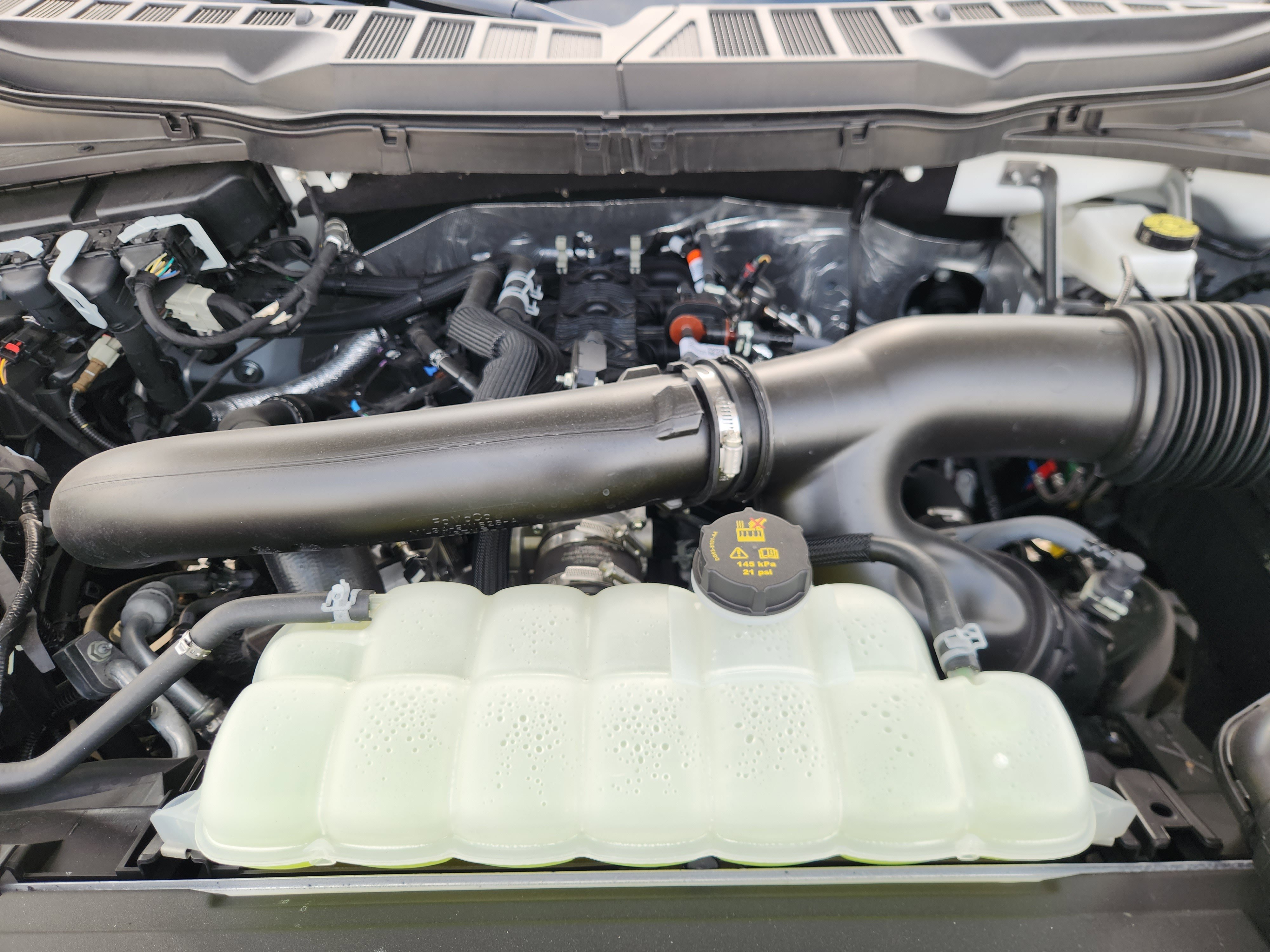New 2025 Oxford White Ford XLT image 20