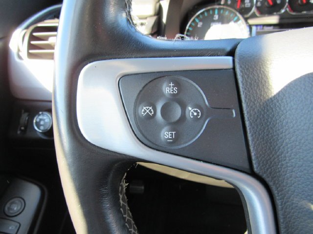 Used 2018 Gray GMC SLE image 17