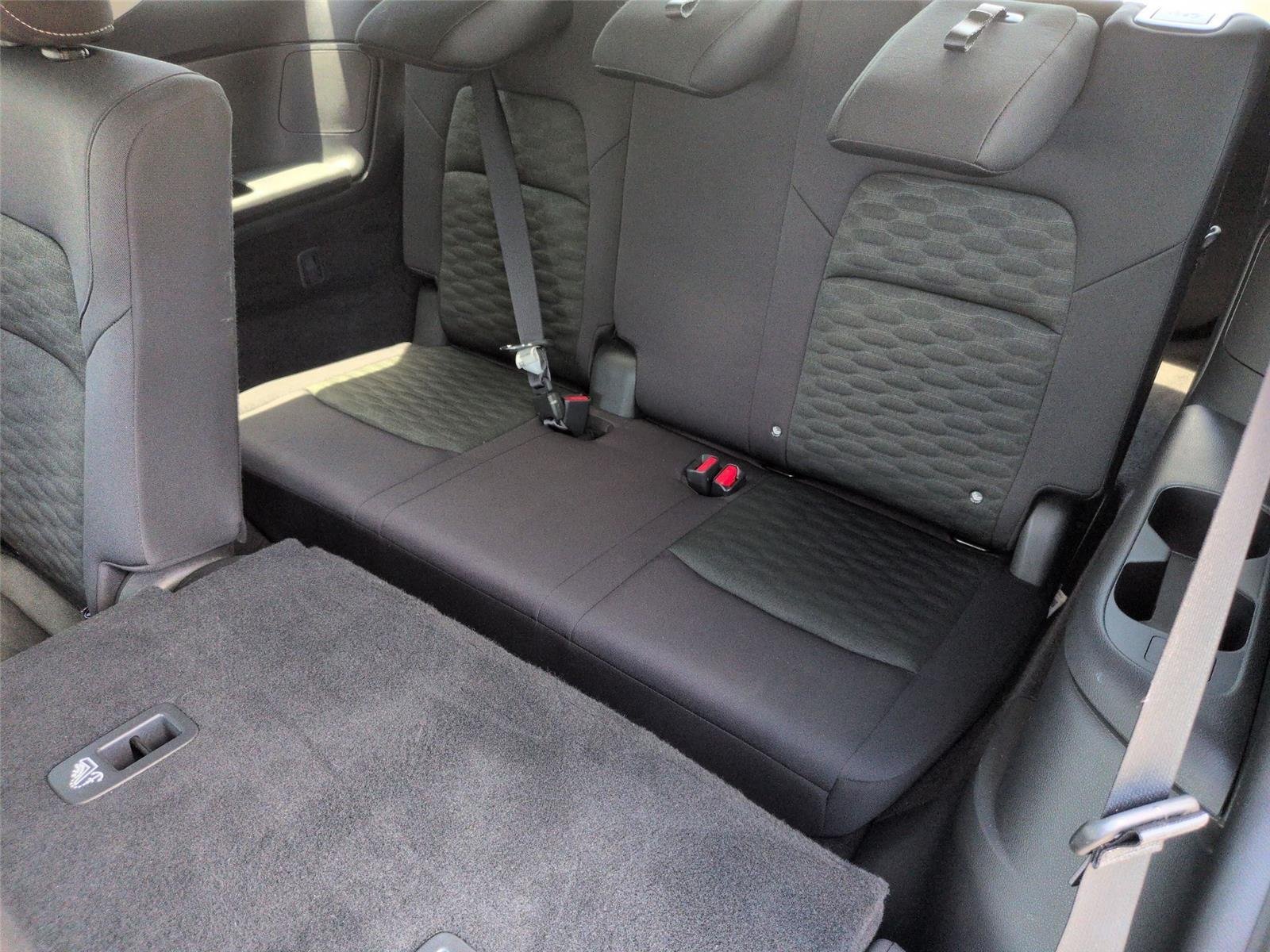 Used 2024  NISSAN SV image 34