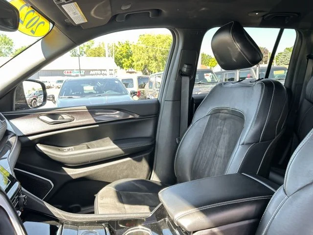 Used 2022 Gray Jeep Altitude image 29