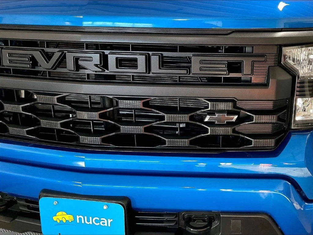 Used 2023 Blue Chevrolet Custom image 32