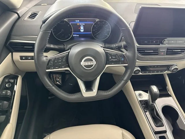 Used 2023 Red Nissan 2.5 SL image 23