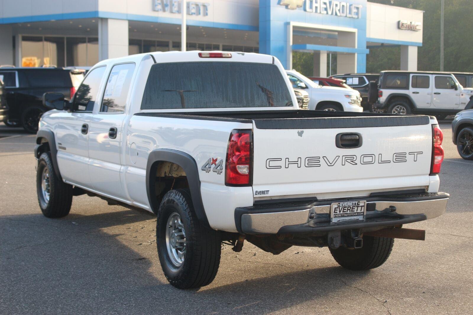 Used 2007 Summit White Chevrolet Work Truck image 5