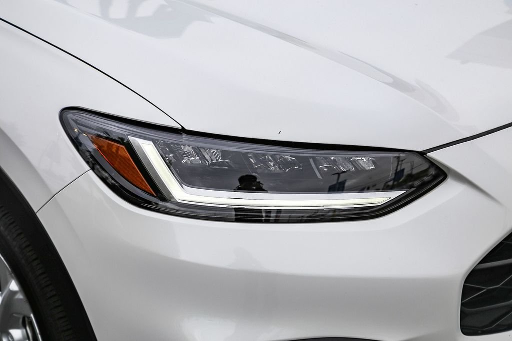 Certified Used 2025 Platinum White Pearl Honda 2WD LX image 11