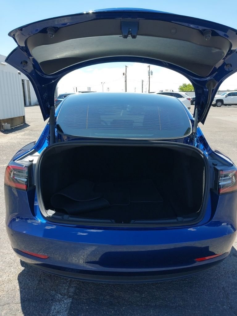 Used 2022  Tesla Long Range image 9