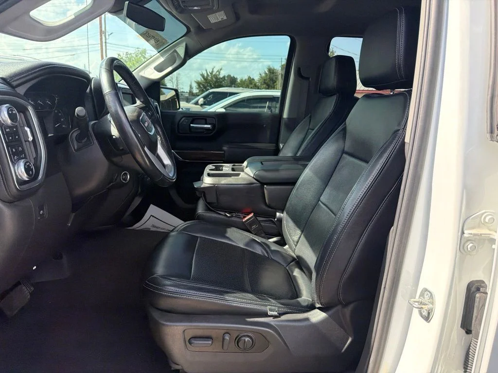 Used 2021 White GMC Elevation image 9