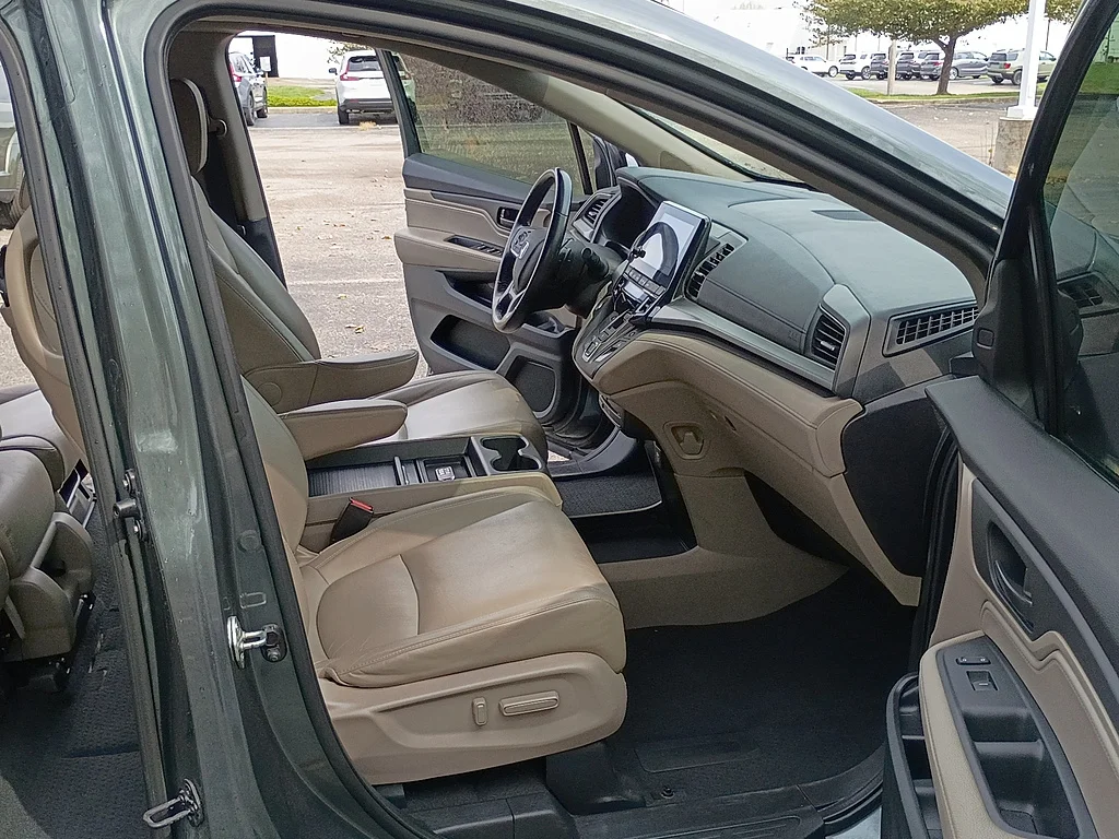 Certified Used 2019 GRAY Honda EX-L w/Navi w/RES image 18