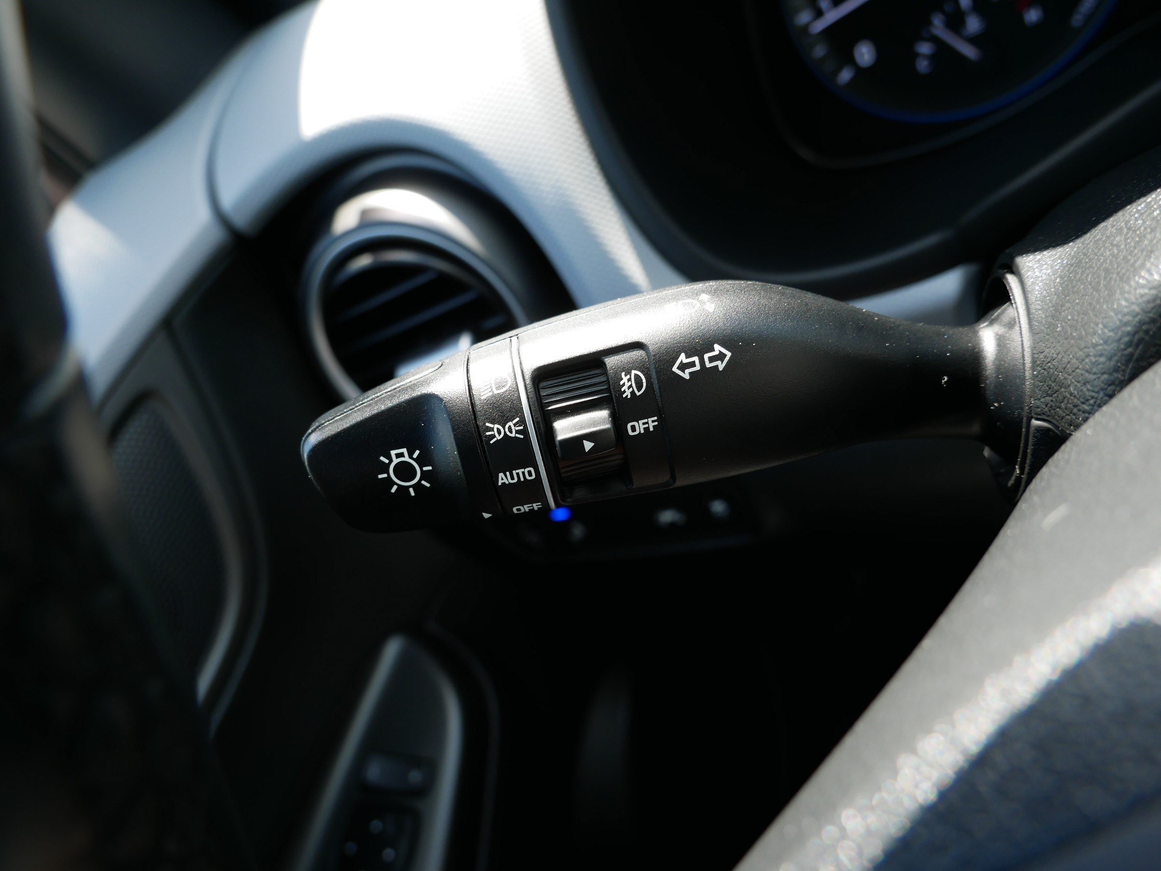 2021 Hyundai Kona Limited - Photo 29