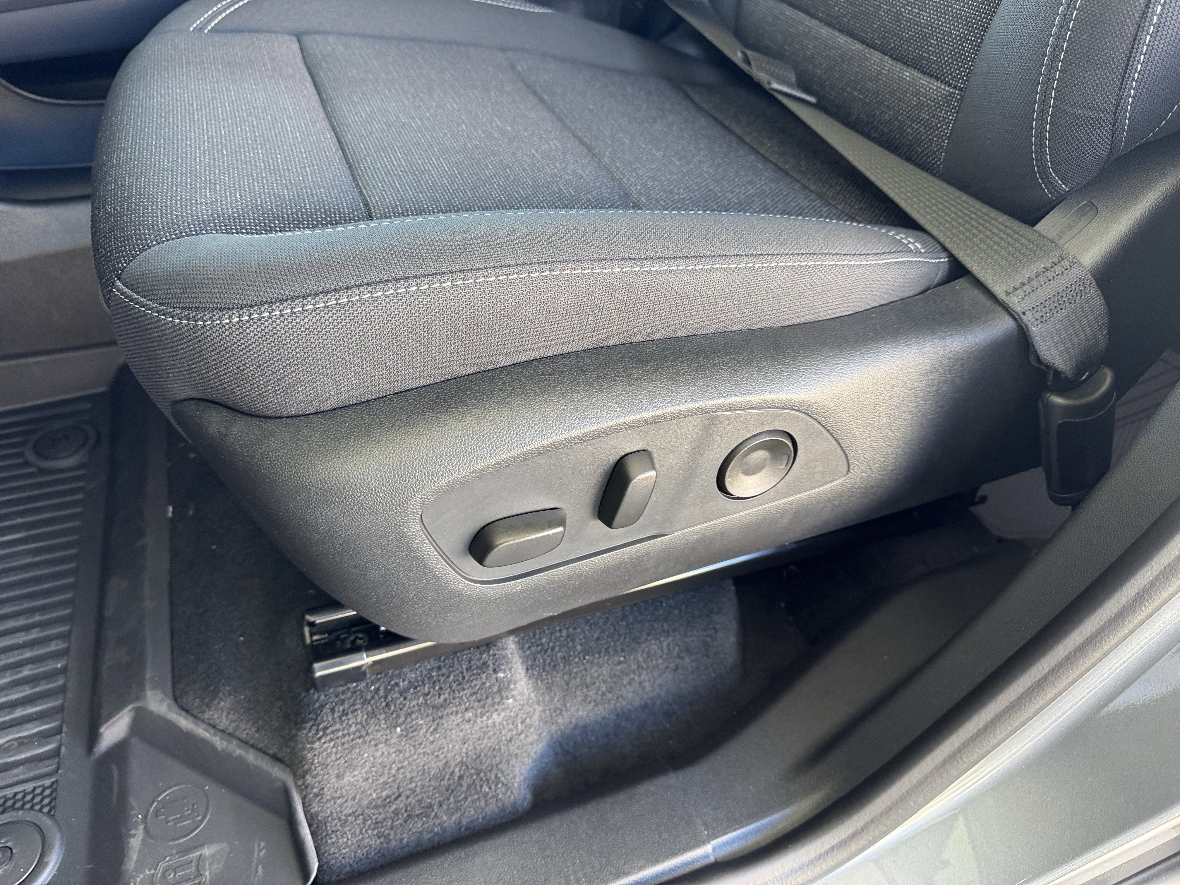 2026 Chevrolet Traverse LT - Photo 14