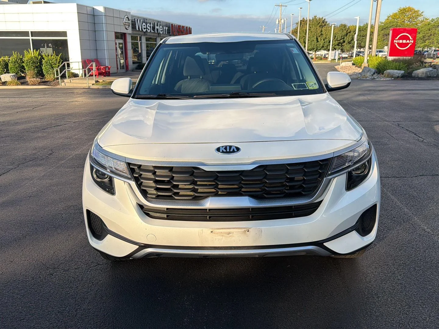 Used 2021 Snow White Pearl Kia LX image 2