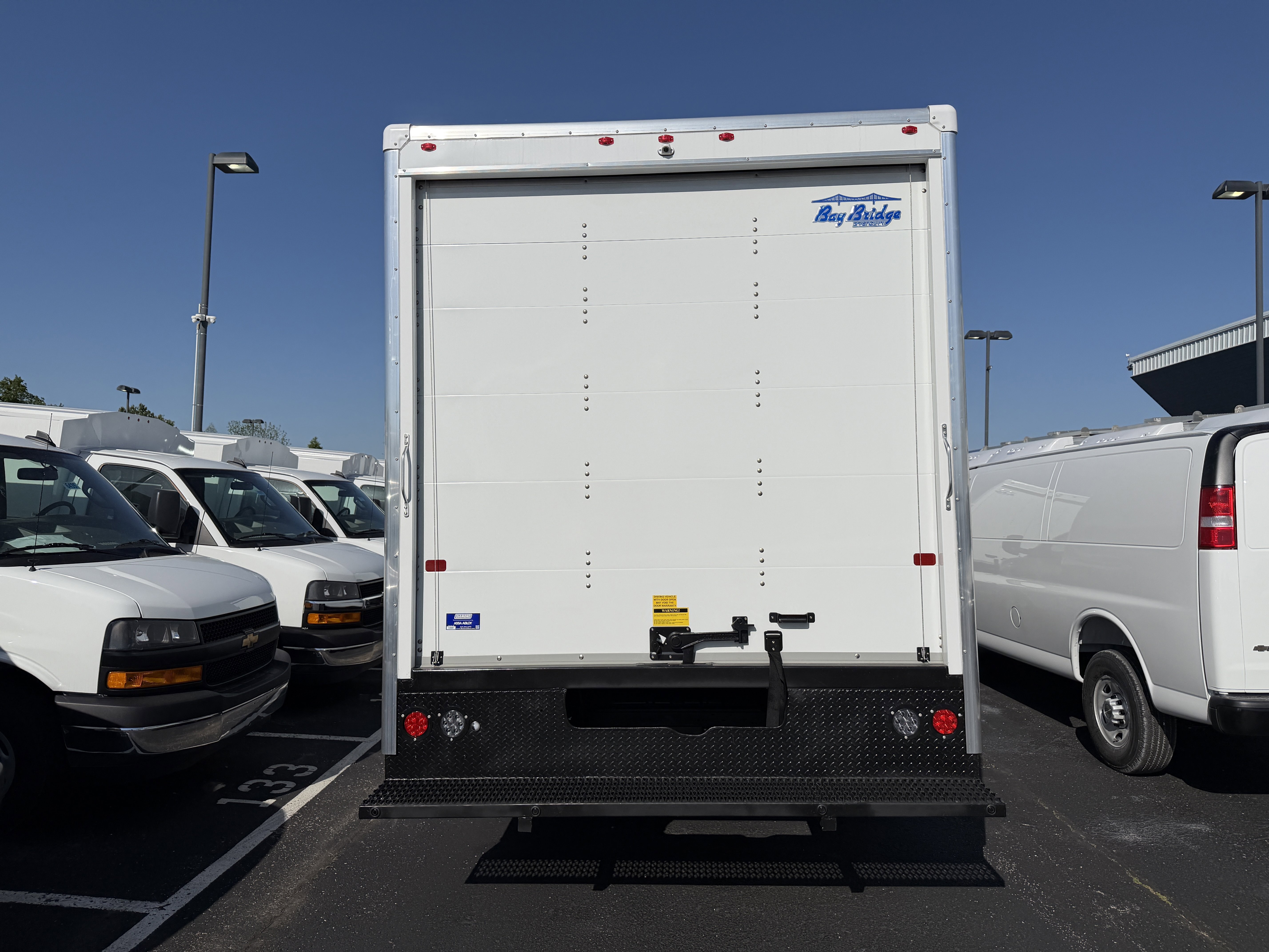 New 2026 Summit White Chevrolet 1WT image 6