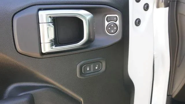 New 2026 Bright White Clear-Coat Exterior Paint Jeep Sport S image 19