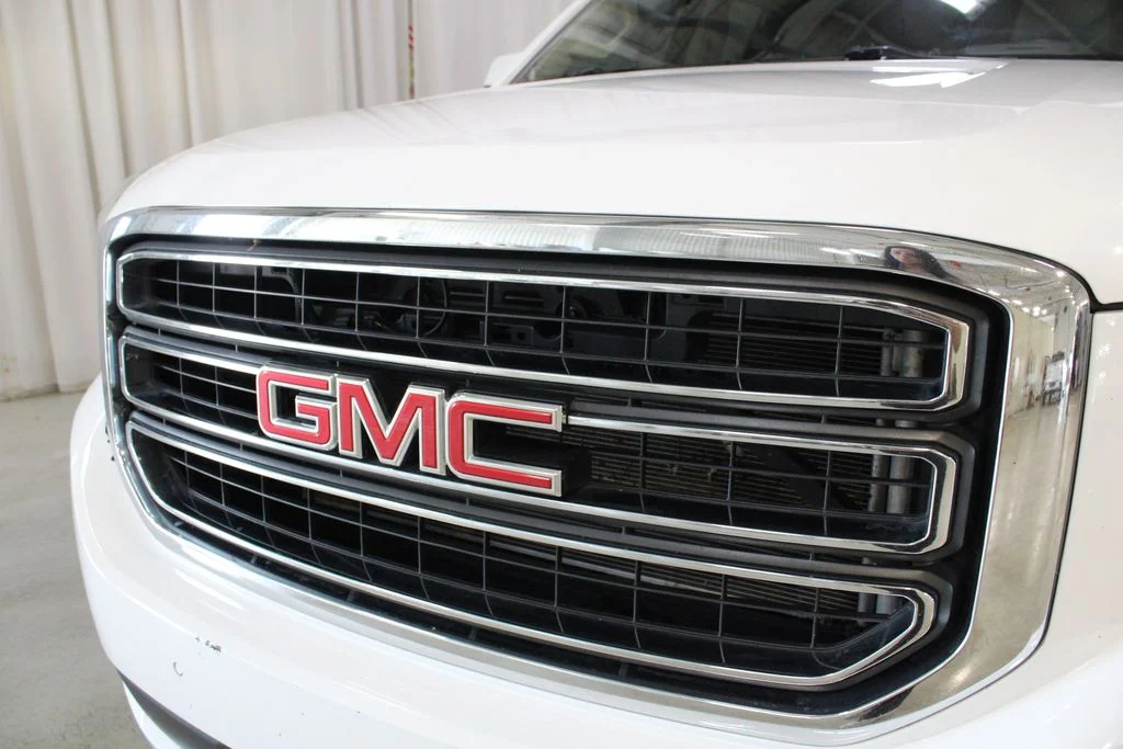 Used 2016 White GMC SLT image 36
