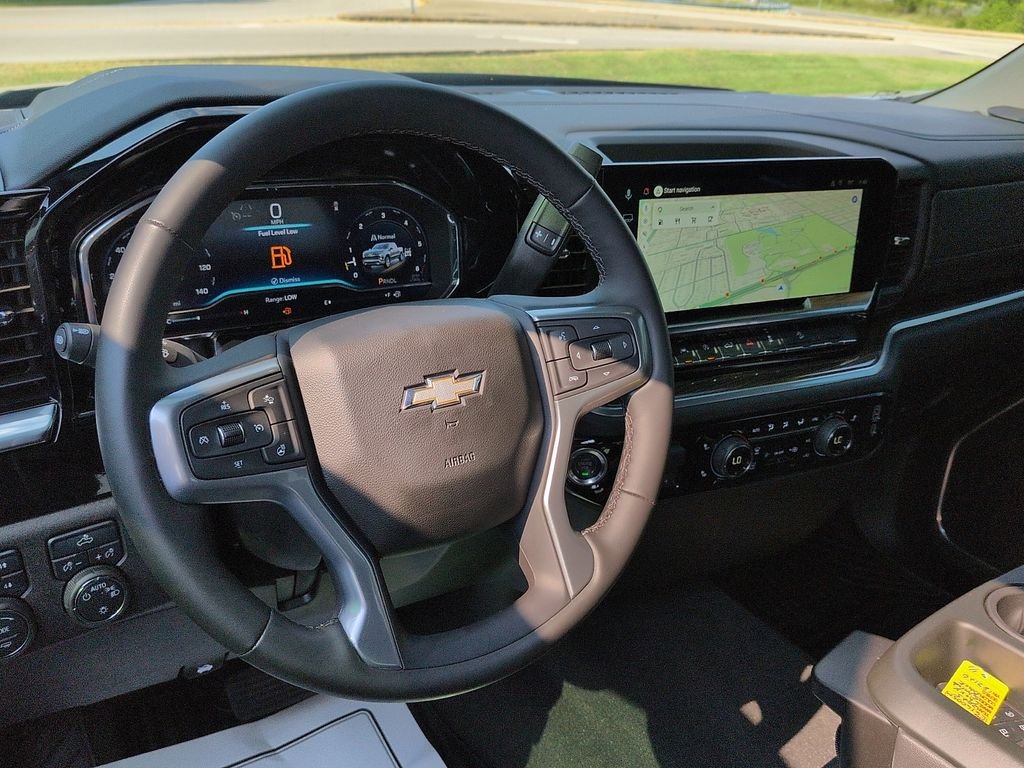 Used 2025 Black Chevrolet LT image 9