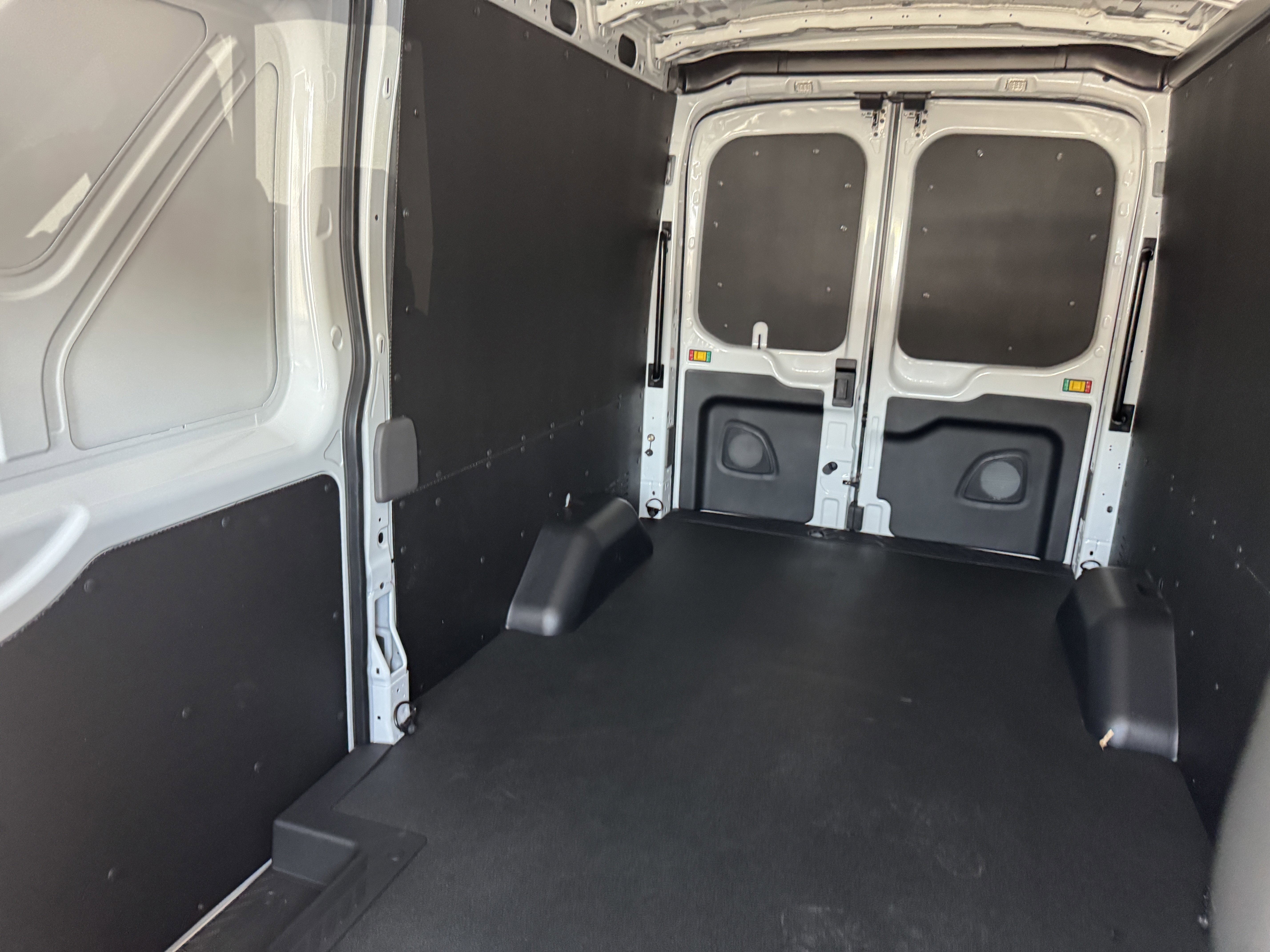 2025 Ford Transit Van Base - Photo 18