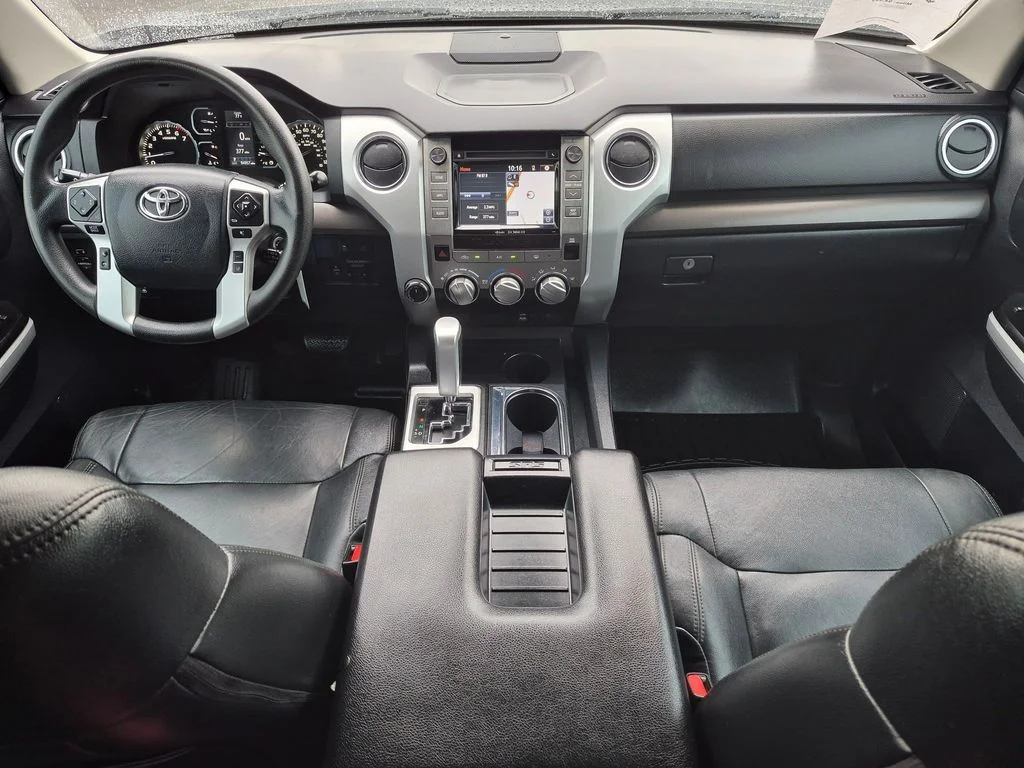 Used 2019 Midnight Black Metallic Toyota SR5 image 18