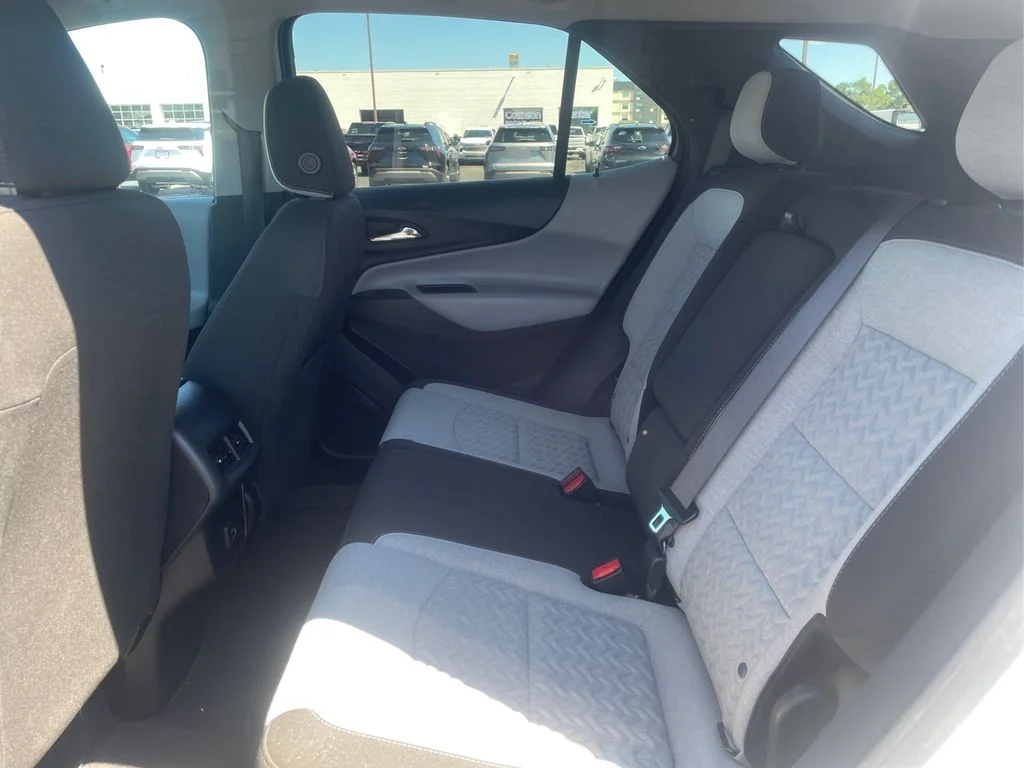 Used 2024 Summit White Chevrolet LT image 21
