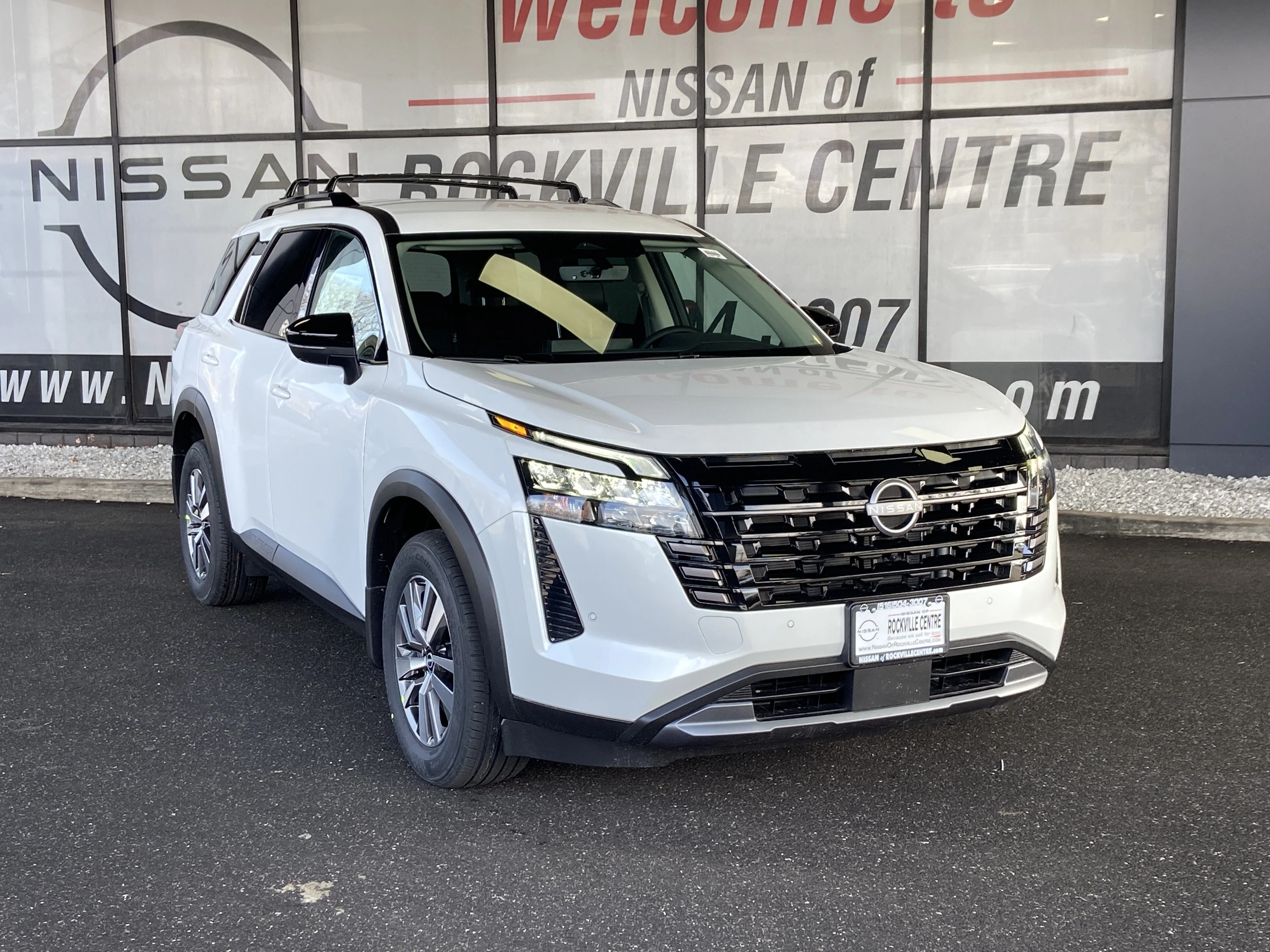 New 2026 Everest White Pearl Tricoat Nissan SL image 1