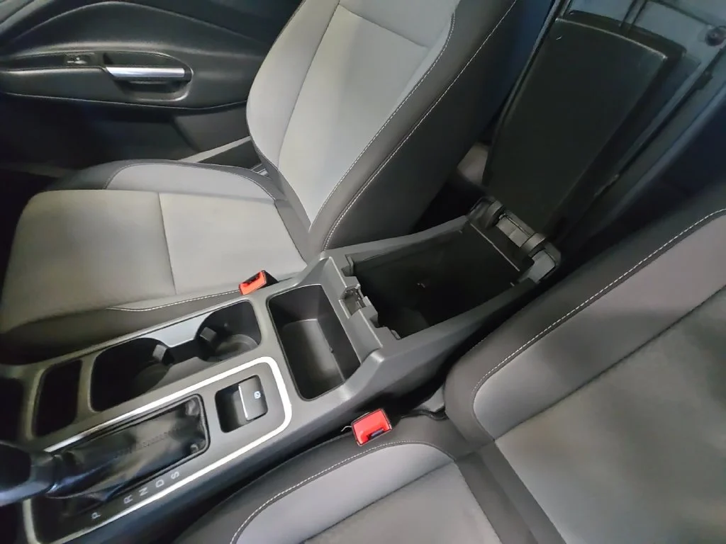 Used 2018 Blue Ford SE image 33