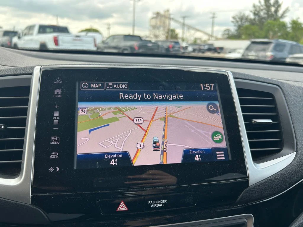 Used 2017  Honda Touring image 35