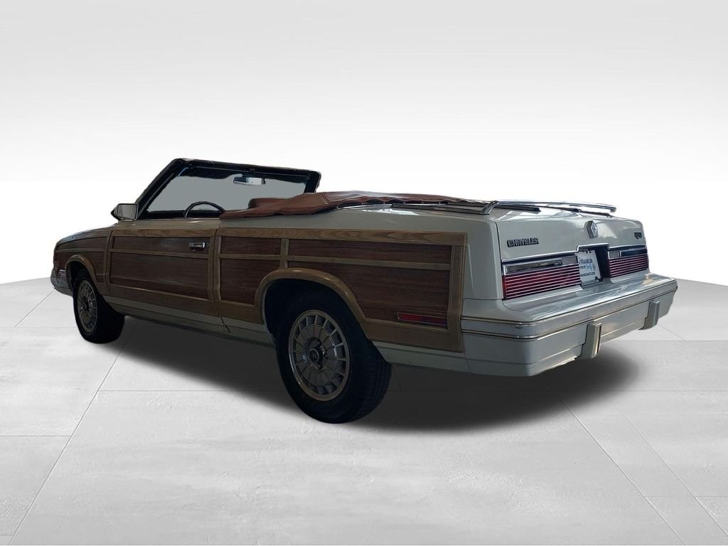 Used 1983 White Chrysler  image 3