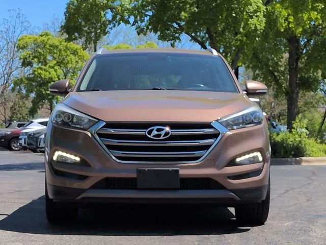 Used 2016 Beige Hyundai Limited image 2